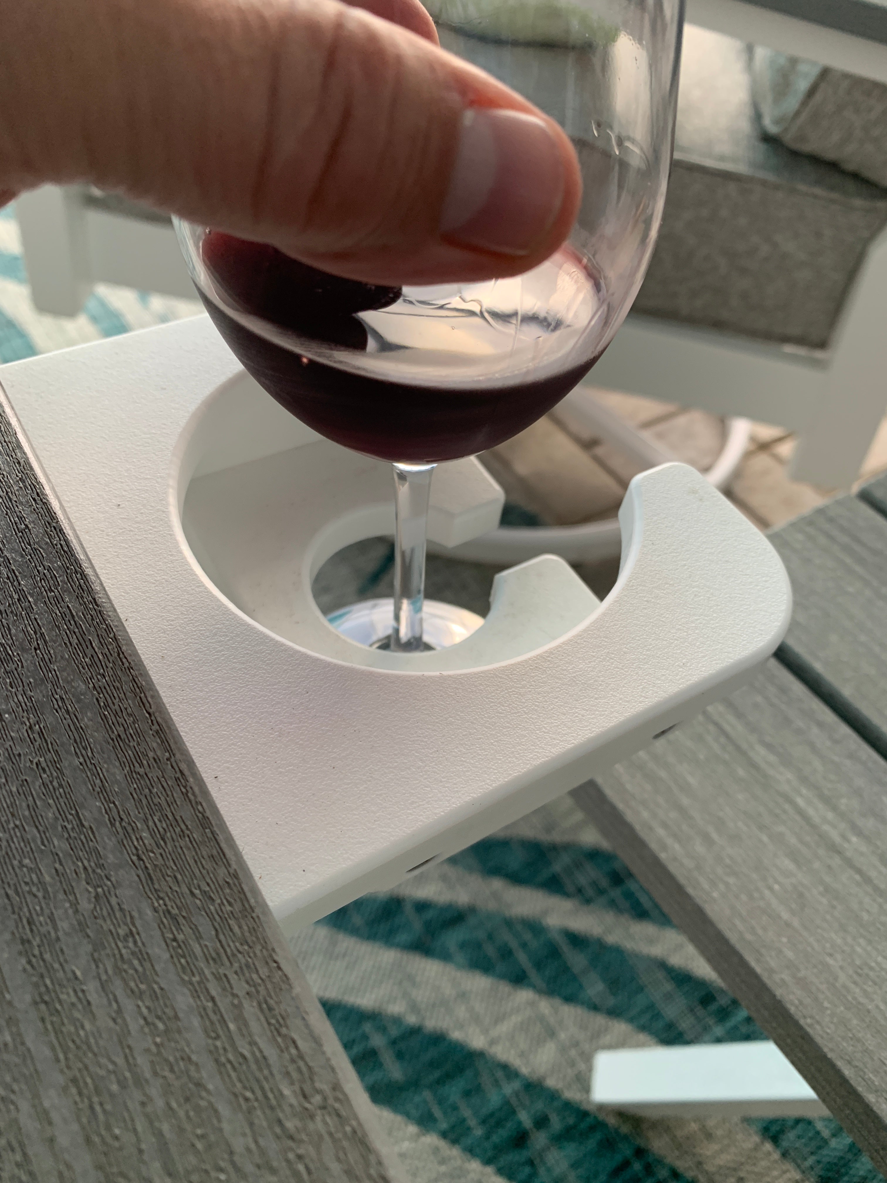 Wine glass best sale cup holder